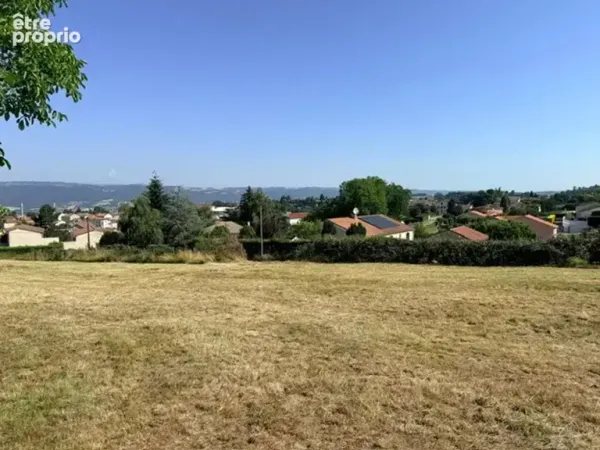 Terrain 850 m²