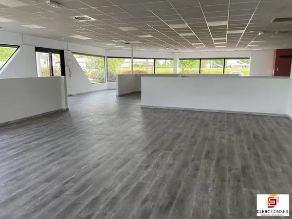 Local commercial 450 m²