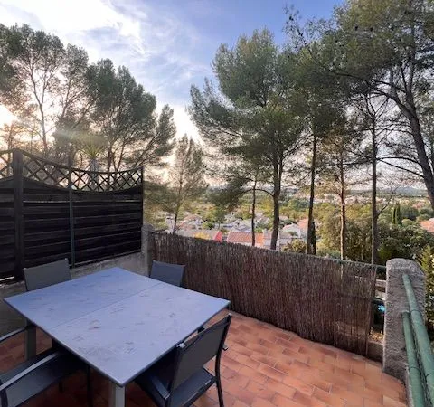 JACOU à louer T2 bis meublé + terrasse