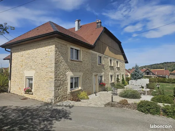 Maison 8 pièces 200 m²