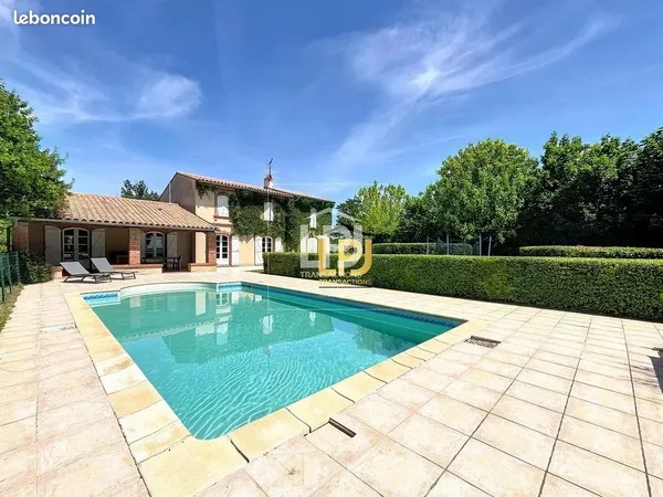 Propriété 6 pièces 223 m²