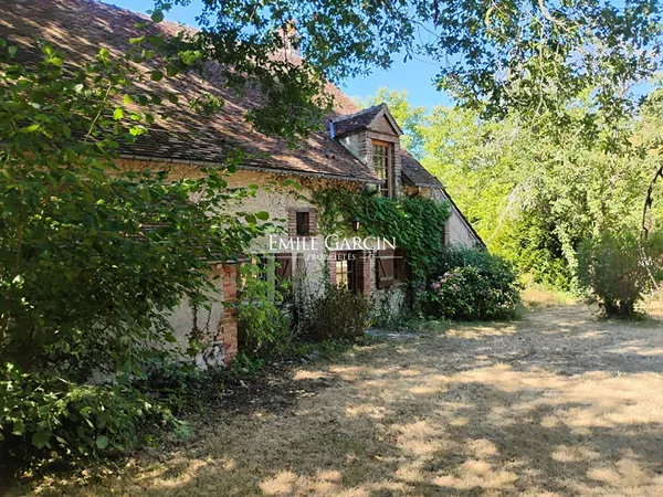 A vendre - Loiret (45)- Maison de campagne avec piscine et grange -
