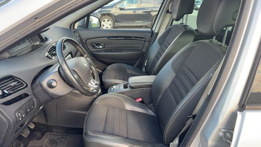 Renault Grand Scenic 1.6 dCi 130 - Bose Edition – 2015 – 131155 km – Diesel – Boîte Manuelle — photo 34
