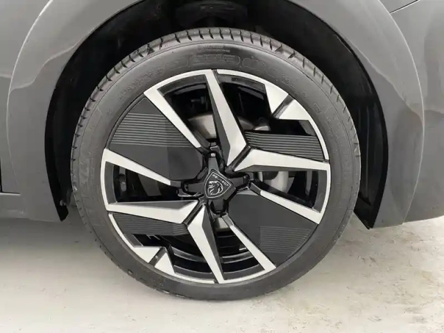 Peugeot 208 hybrid 110 e-dcs6 — photo 18