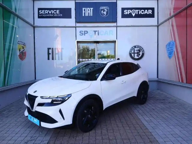 Alfa Romeo Junior 1.2 ibrida 145ch e-dct6
