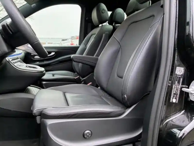 Mercedes Cla 300 d amg line long 8places — photo 15