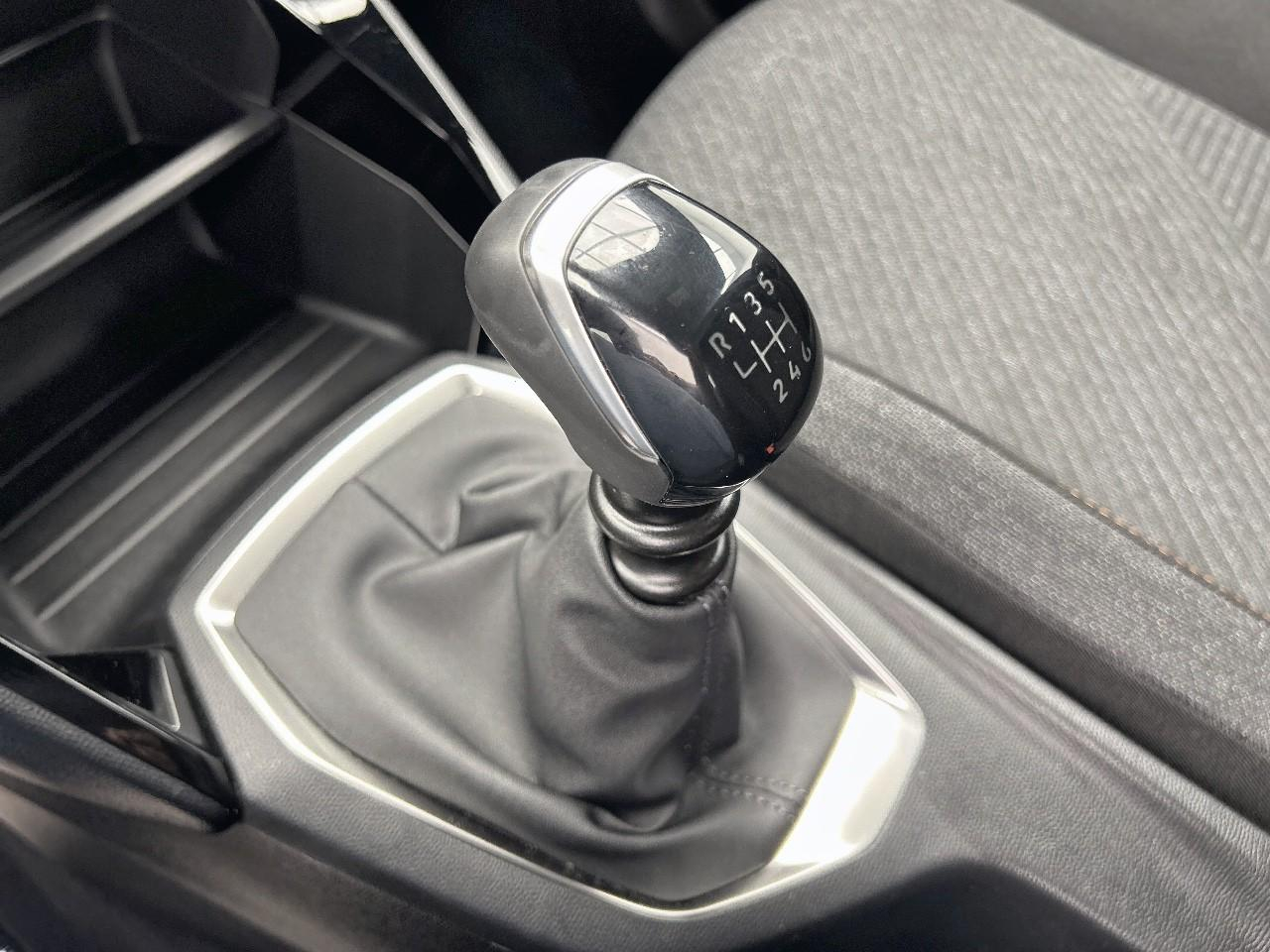 Peugeot 2008 100 s&s bvm6 style — photo 17