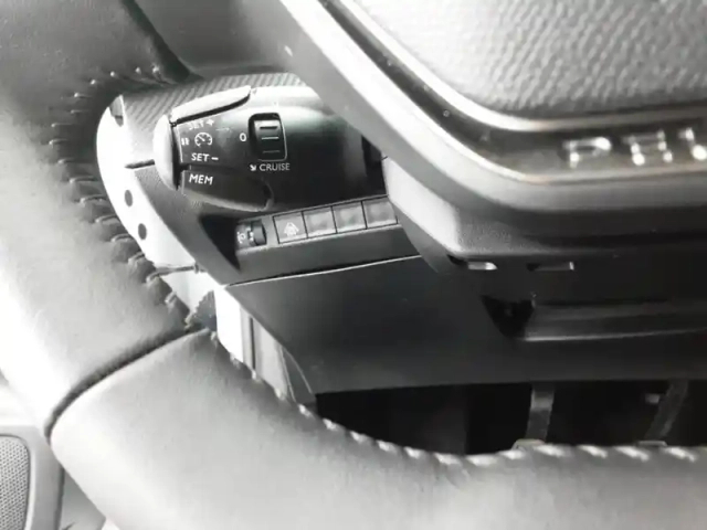 Peugeot 208 puretech 75 s&amp;s bvm5 — photo 40