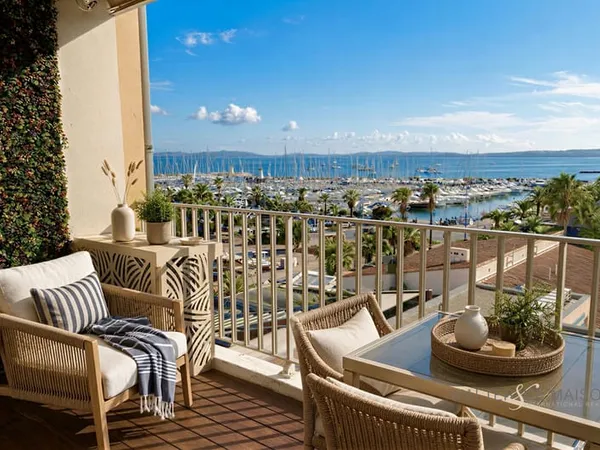 Appartement 97 m2 (3 pièce(s) ) Vue mer 83400 Hyères