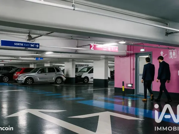 Parking/box 13 m² Paris