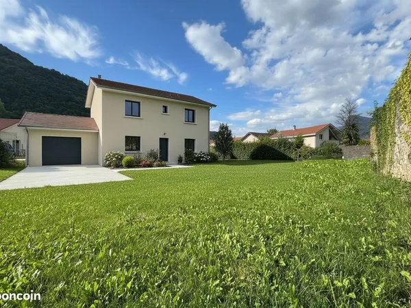 Terrain 600m2 Noyarey plat, très calme, clos, belle vue
