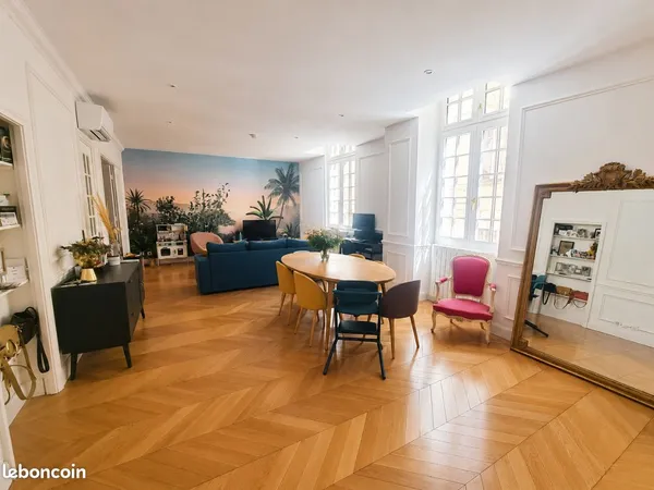 Appartement de caractère rénové - 94 m² - Centre historique de Nîmes