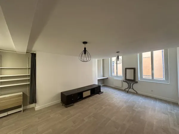 APAPRTEMENT 2 PIECES MEUBLE - 15000 AURILLAC