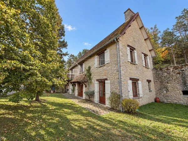 Maison 6 pièces 288 m²