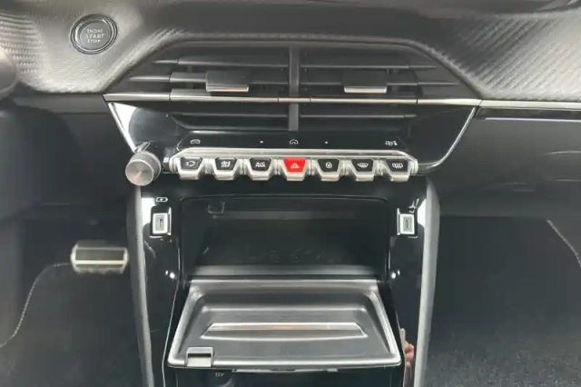 Peugeot 208 hybrid 110 e-dcs6 — photo 19