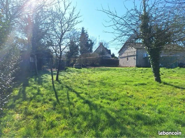 Terrain à bâtir de 846m2 à Lassy (Bretagne)