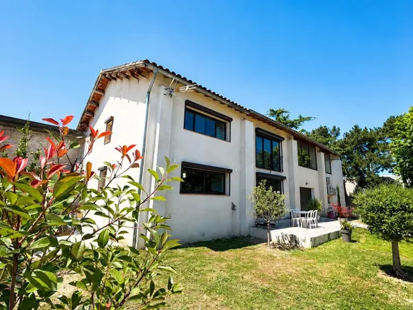 Maison 6 pièces 210 m²
