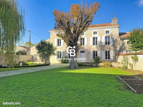 Maison 12 pièces 250 m²