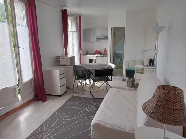 Loue studio 21m² refait à neuf - Saint Cyr sur Loire (37)
