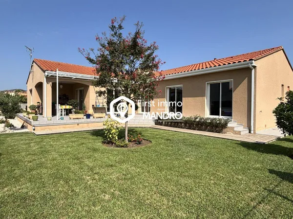 Maison de plain-pied 5 pièces 152 m²