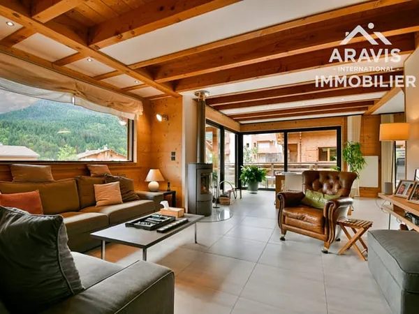 Grand chalet récent avec belles prestations