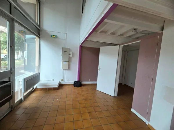Local commercial 102 m²