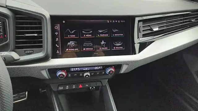 Audi A1 sportback 35 tfsi 150 ch s tronic 7 — photo 12