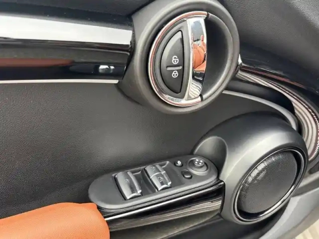 Mini Mini cabriolet john cooper works 231 ch bva8 — photo 20