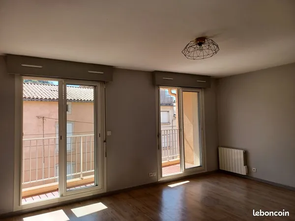 Location T3 avec cave et garage