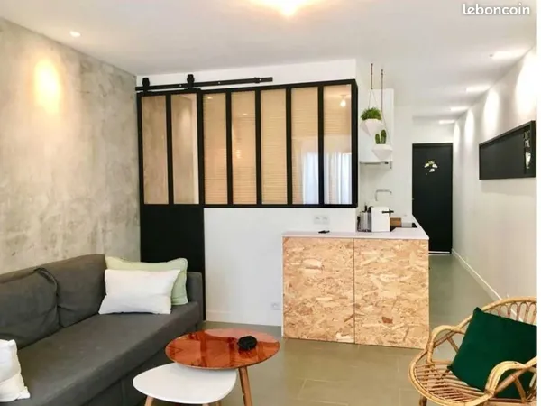 A LOUER T2 MEUBLE d'OCTOBRE à JUIN