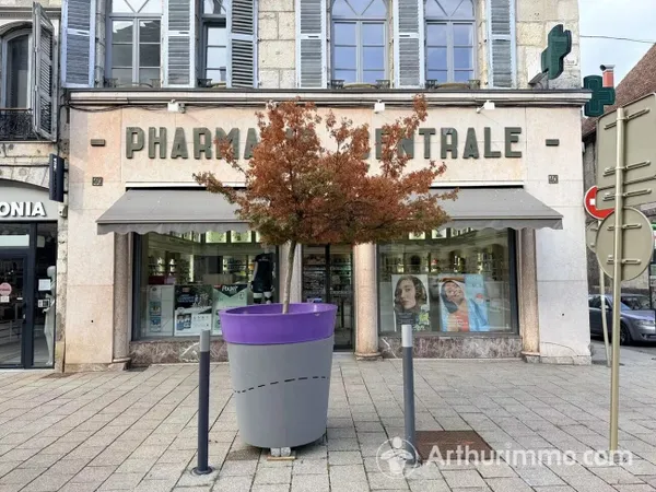 Local commercial 3 pièces 116 m²
