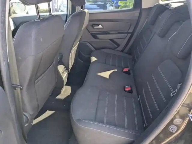 Dacia Duster 1.5 blue dci 115ch  journey 4x2 — photo 9