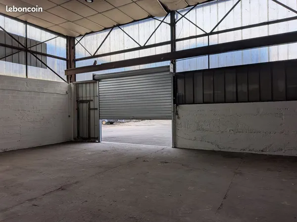 Local 120 m² Le Cheylas