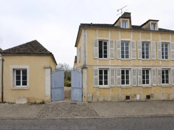 Propriété idéale gîte / location courte durée Rentabilité immédiate Proche Auxerre, Chablis et A6