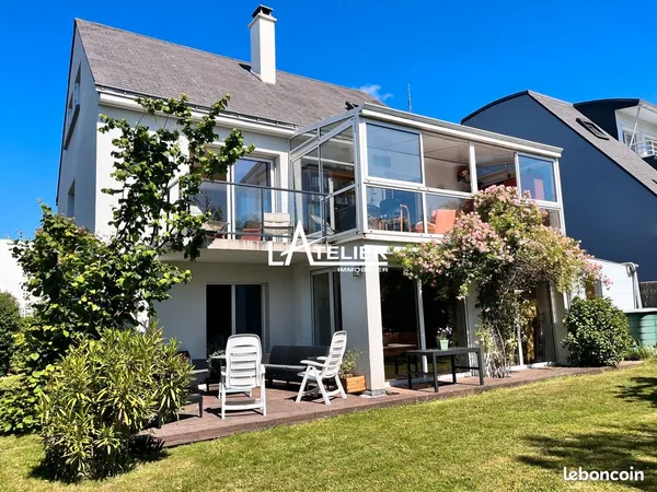 Maison 9 pièces 225 m²