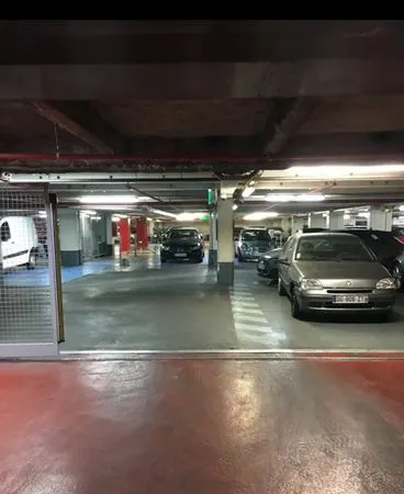 Vends emplacement parking à 2 pas de l'Arc de triomphe