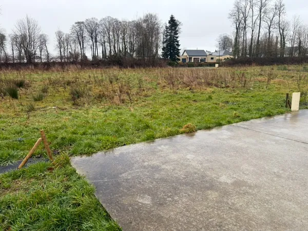 Terrain 909 m²