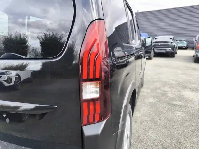 Peugeot Rifter m diesel 100 ch manuelle 5pl — photo 17