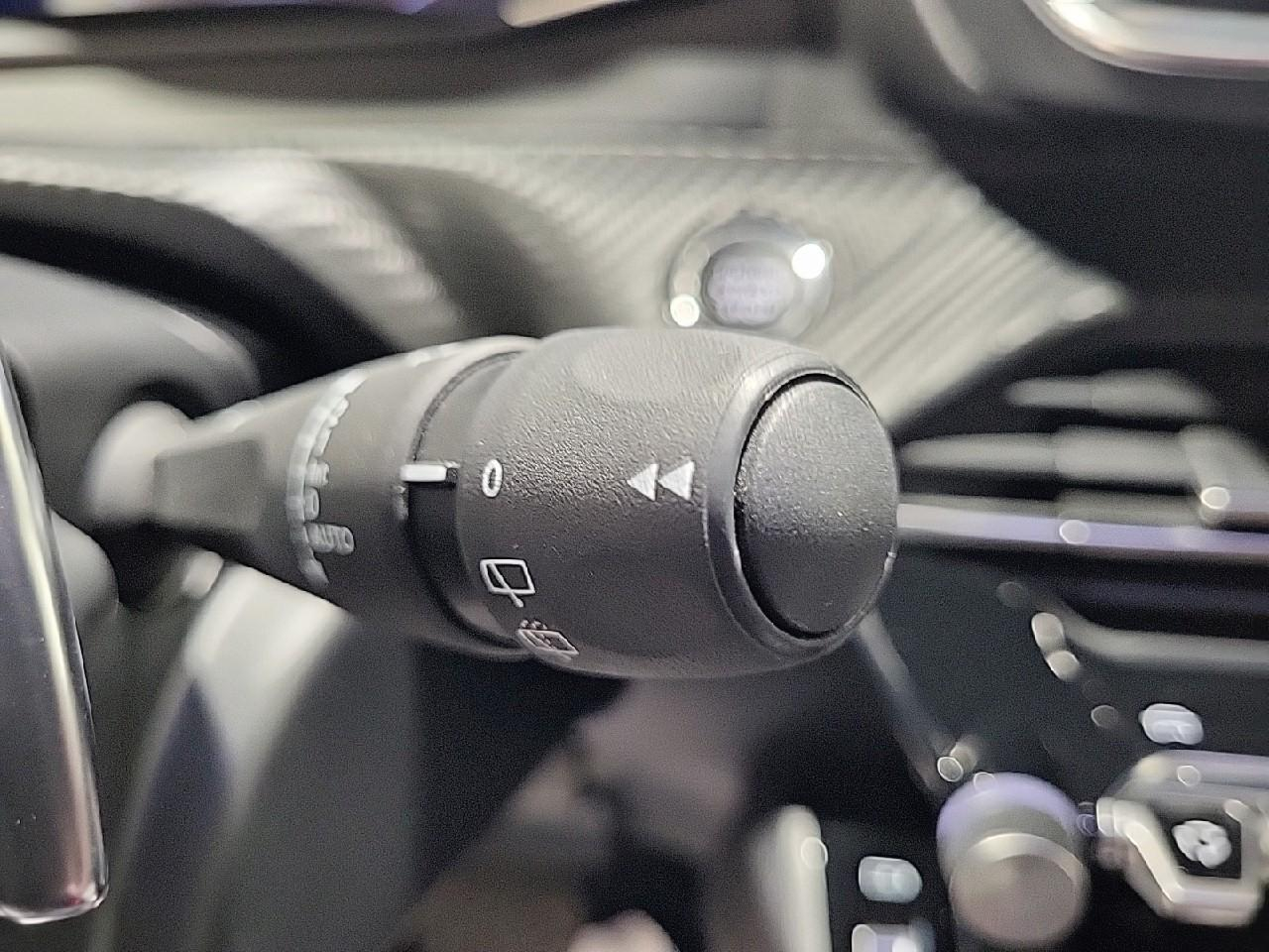 Peugeot 2008 hybrid 145 e-dcs6 allure — photo 21