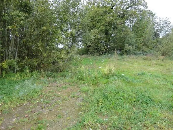 Terrain 1018 m²