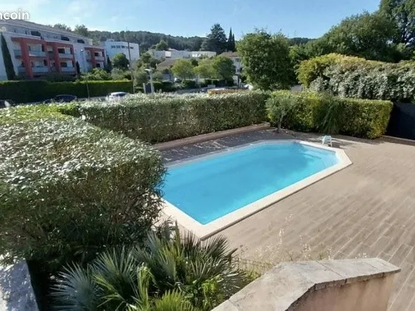 Maison individuelle 140 m² + studio indépendant - Piscine - Terrain 700 m² - Marseille 11e Les Camoi