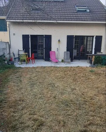 Maison type f5 119m2 sur 264 m2 de terrain avec pompe à chaleur alimentée par panneaux solaires