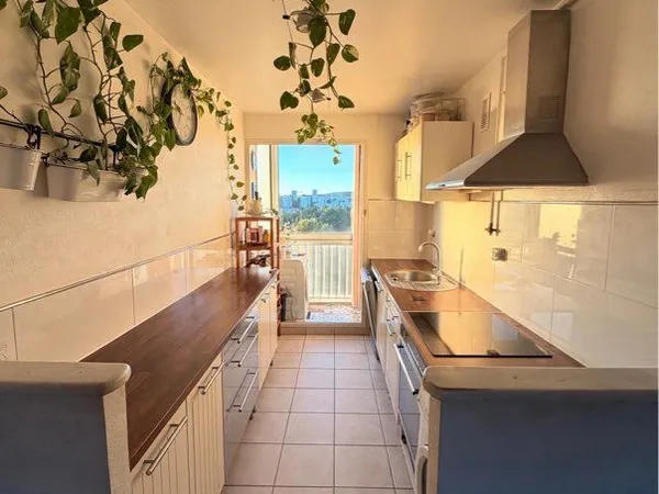 Appartement T3 évolutif T4, 72 m², ascenseur, balcon, loggia et cave - Marseille 13e Les Olives