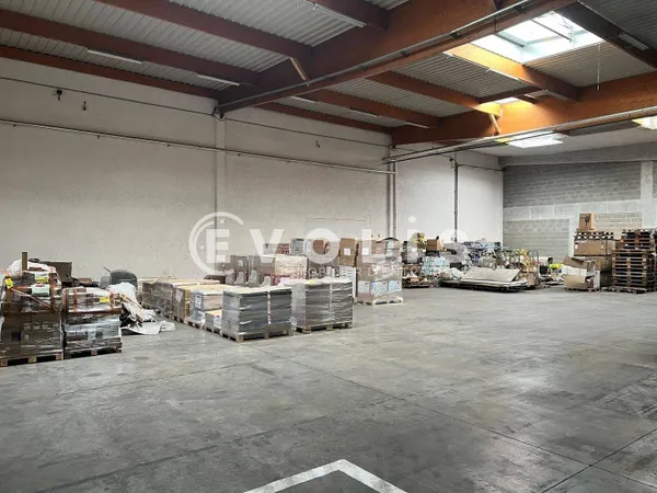 Local d'activité 1165 m²