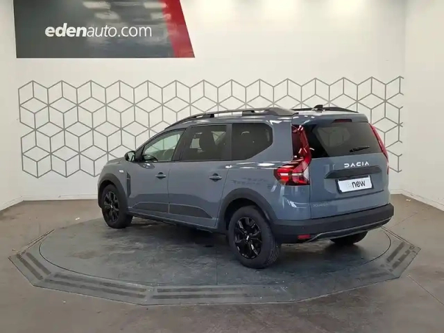 Dacia Jogger tce 110 5 places — photo 3