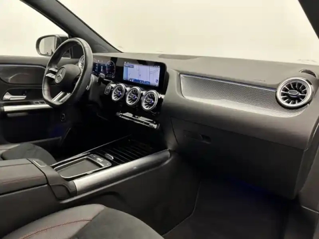 Mercedes Gla 200 d amg line — photo 7
