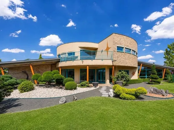 Maison 5 pièces 262 m²
