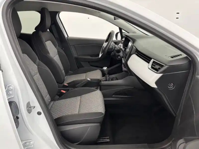 Renault Clio tce 90 — photo 23
