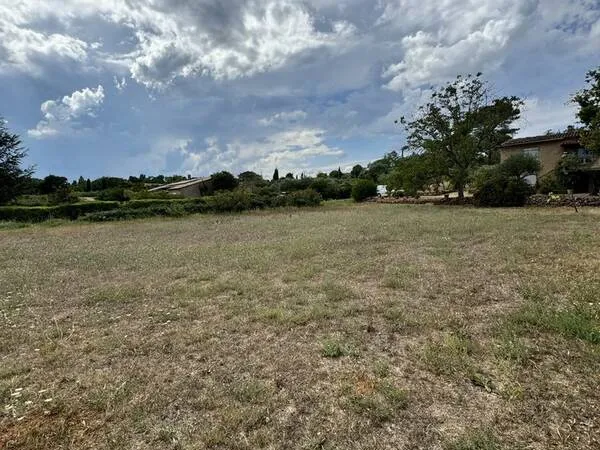 Terrain 1000 m²