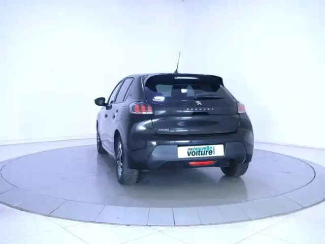 Peugeot 208 puretech 100 s&amp;s eat8 — photo 8